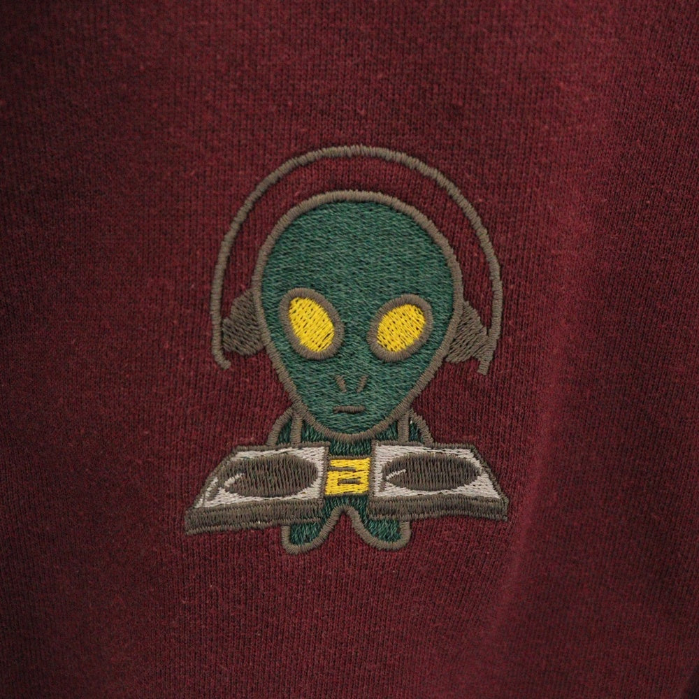 VINTAGE(ヴィンテージ) 90s ANARCHIC ADJUSTMENT アナーキックアジャストメント エイリアン刺繍 クルーネックスウェットトレーナー バーガンディ