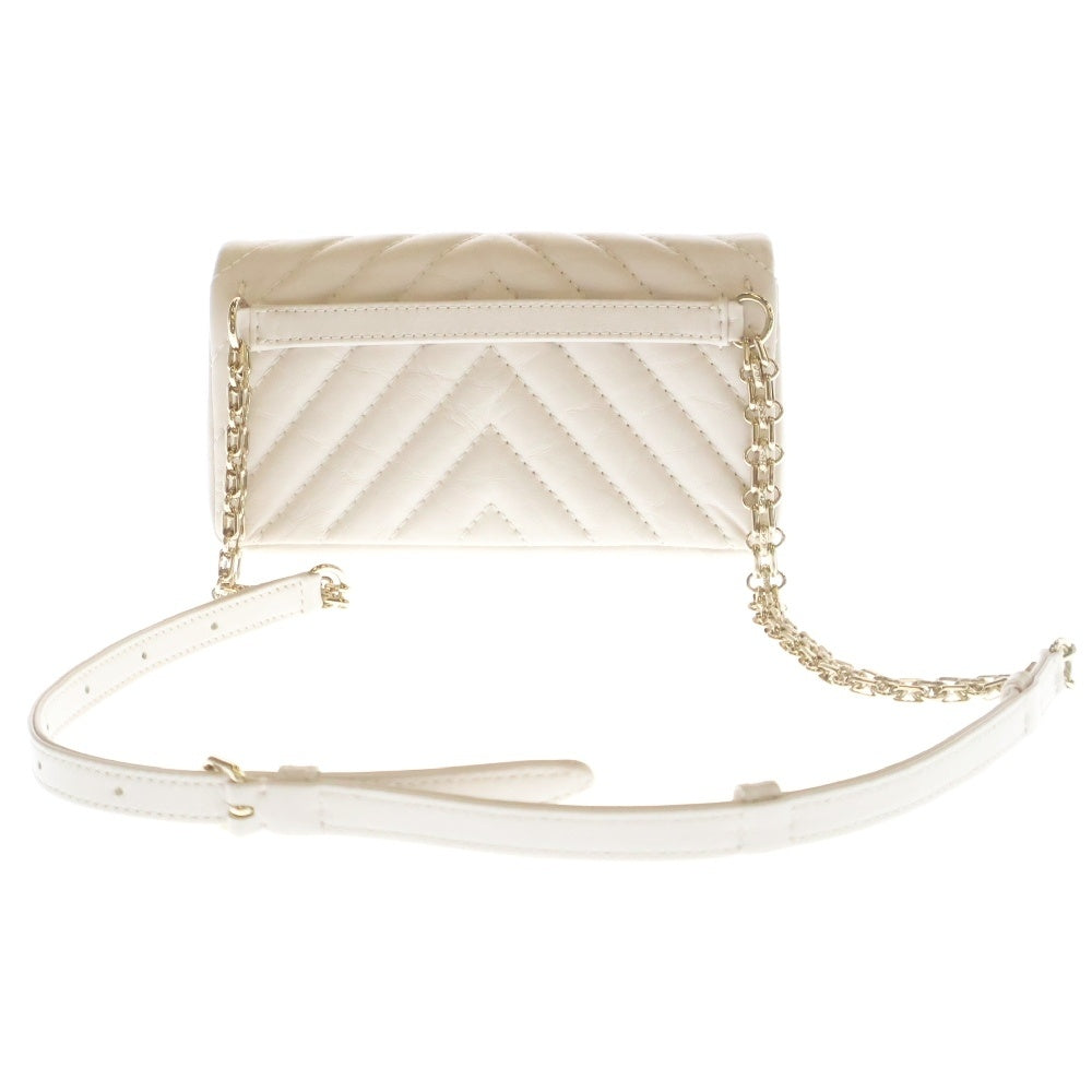 CHANEL(シャネル) 2.55ミニ Vステッチ ミニショルダーバッグ ライトグレー 26番台 レディース