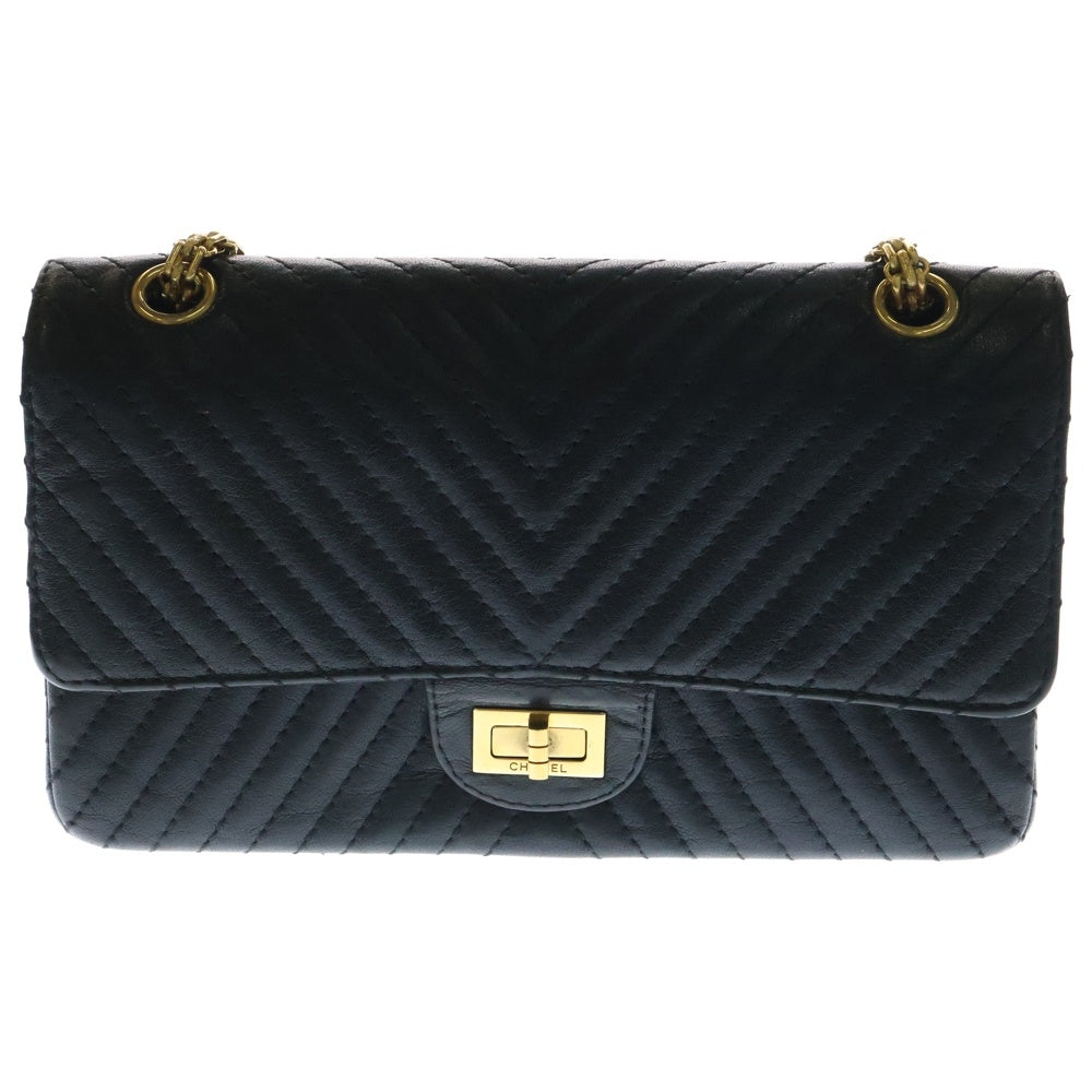 CHANEL(シャネル) 2.55 Vステッチ ゴールド金具 チェーンショルダーバッグ 23番台 ブラック レディース