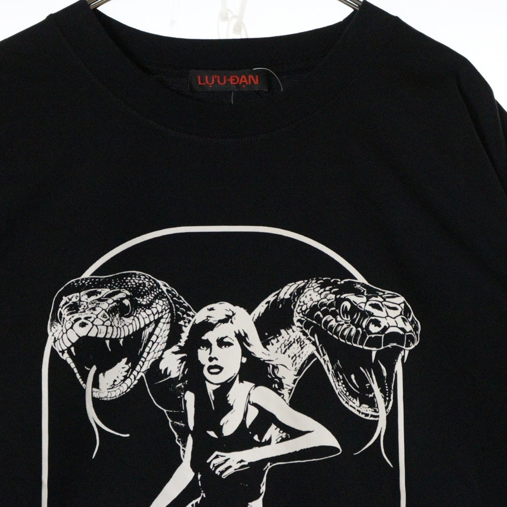 LU'U DAN(ルーダン) 25SS GRAPHIC TEE グラフィックプリント半袖Tシャツ ブラック T001J_CJ