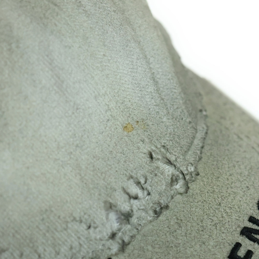 BALENCIAGA(バレンシアガ) メタルパーツ付きロゴ刺繍ダート加工キャップ グレー 766859 410B2