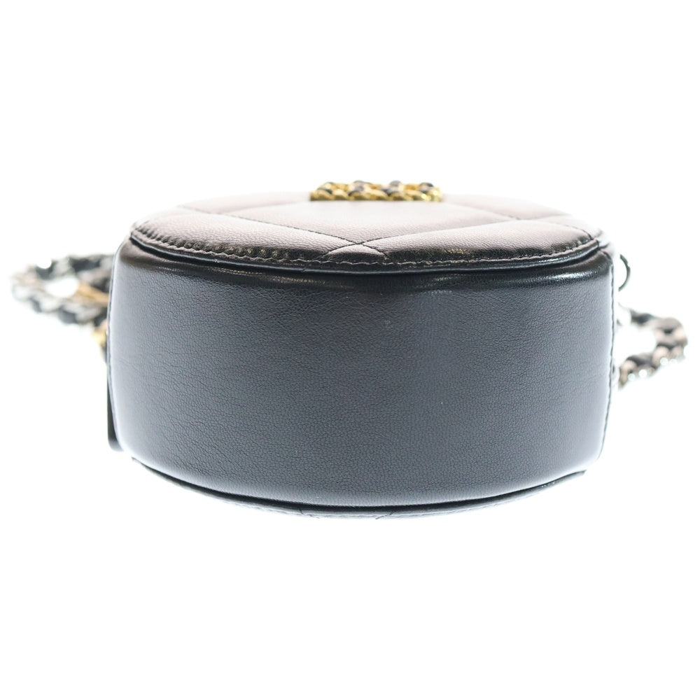 CHANEL(シャネル) 19ラウンドチェーンショルダー マトラッセ ラムスキン ブラック GD SV金具