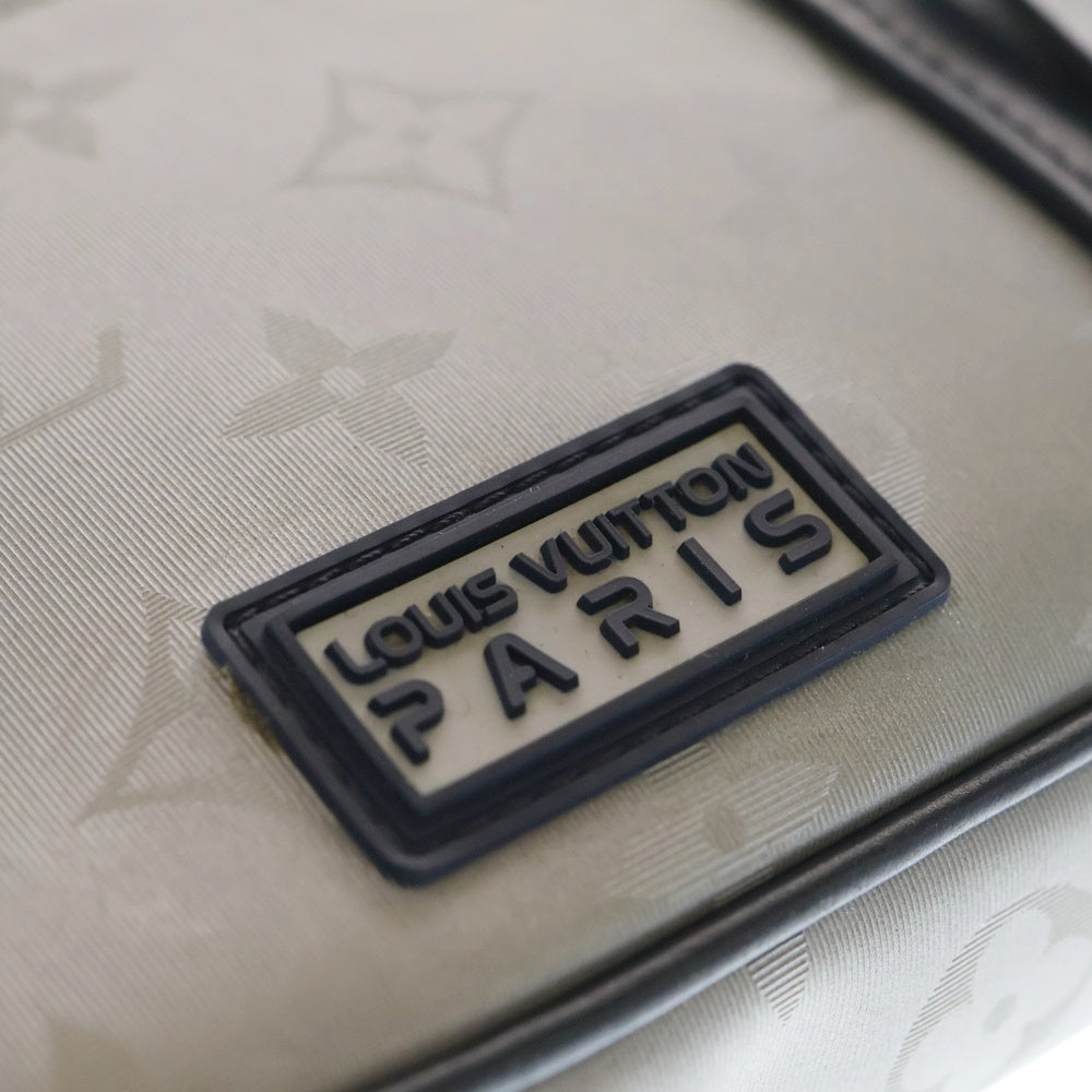 LOUIS VUITTON(ルイヴィトン) モノグラム サテライト アルファクラッチ フラップ付レザー切替ロゴキャンバスハンドバッグ シルバー M44171 CA5108