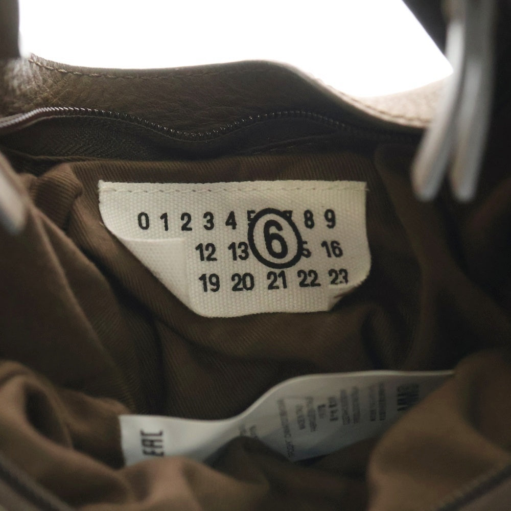 MM6 Maison Margiela(エムエムシックスメゾンマルジェラ) 24AW TRAVEL PILLOW BAG トラベルピロー レザーハンドバッグ レディース