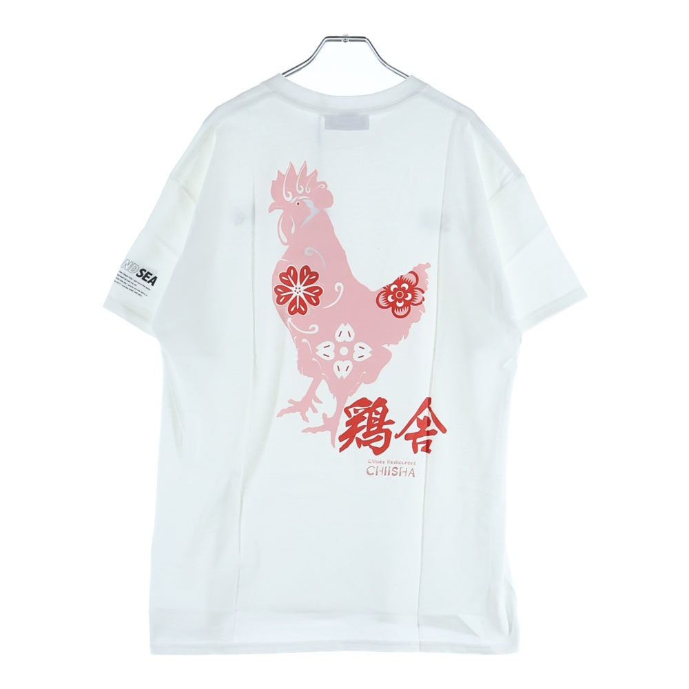 WIND AND SEA(ウィンダンシー) 20AW×chi-i-sha 鶏舎 ロゴプリント クルーネックコットン半袖Tシャツ ホワイト WDS-CISHA-03