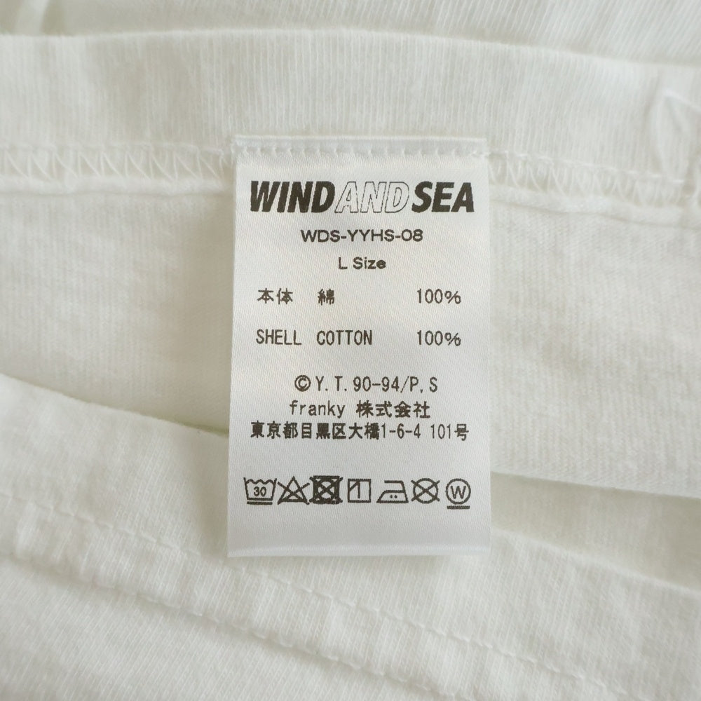 WIND AND SEA(ウィンダンシー) 22SS×YYHS 幽遊白書 キャラクターロゴプリント コットンクルーネック半袖Tシャツ ホワイト WDS-YYHS-08