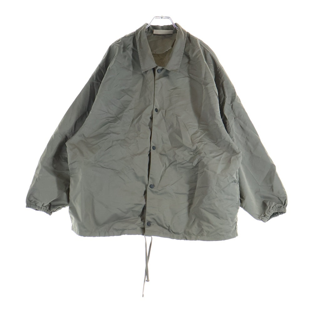 FEAR OF GOD ESSENTIALS(フィアオブゴッド エッセンシャルズ) バックロゴ ナイロンコーチジャケット グレー