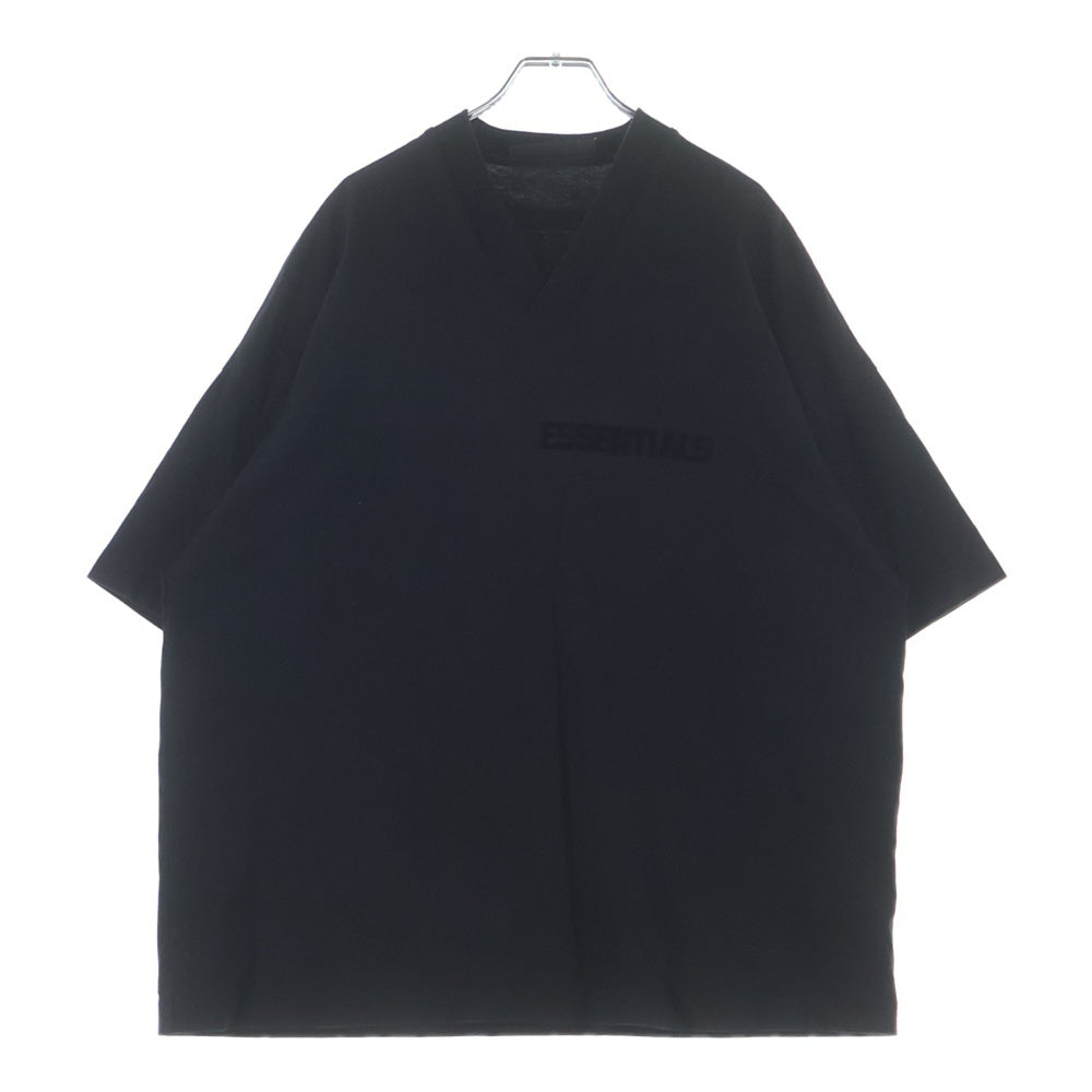 FEAR OF GOD ESSENTIALS(フィアオブゴッド エッセンシャルズ) S/S V NECK T-SHIRT ラバーロゴ Vネック半袖Tシャツ ブラック