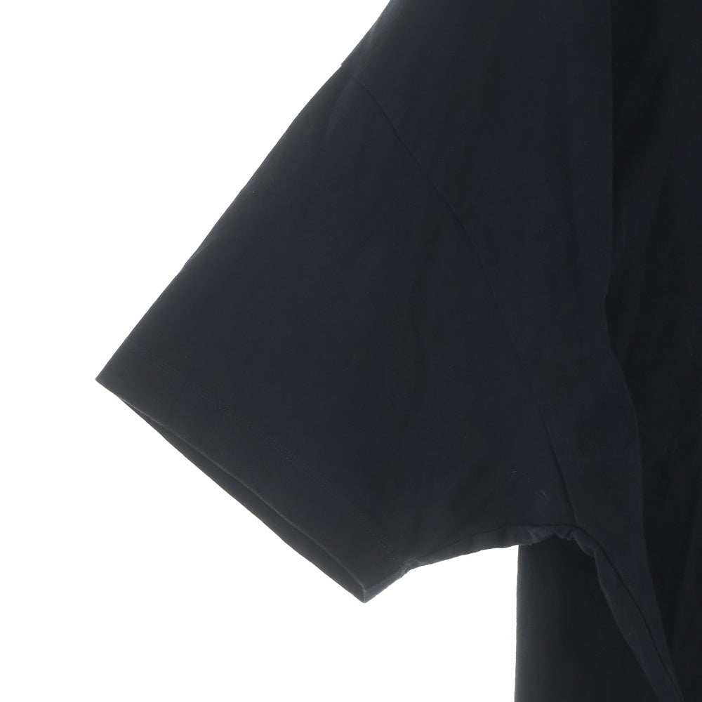 FEAR OF GOD ESSENTIALS(フィアオブゴッド エッセンシャルズ) S/S V NECK T-SHIRT ラバーロゴ Vネック半袖Tシャツ ブラック