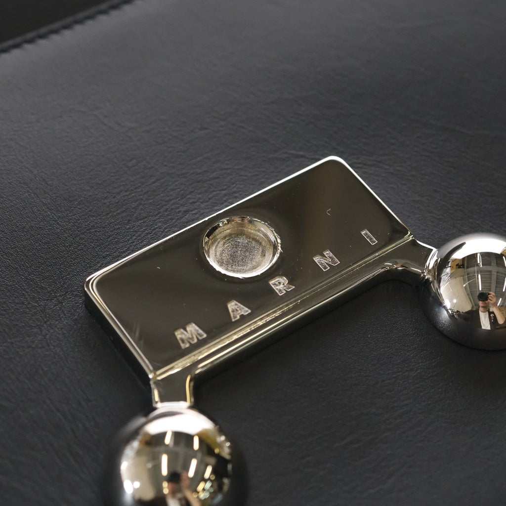 MARNI(マルニ) TRUNKAROO SBMQ0107U0P6948 レザーショルダーバッグ ミッドナイトブルー レディース