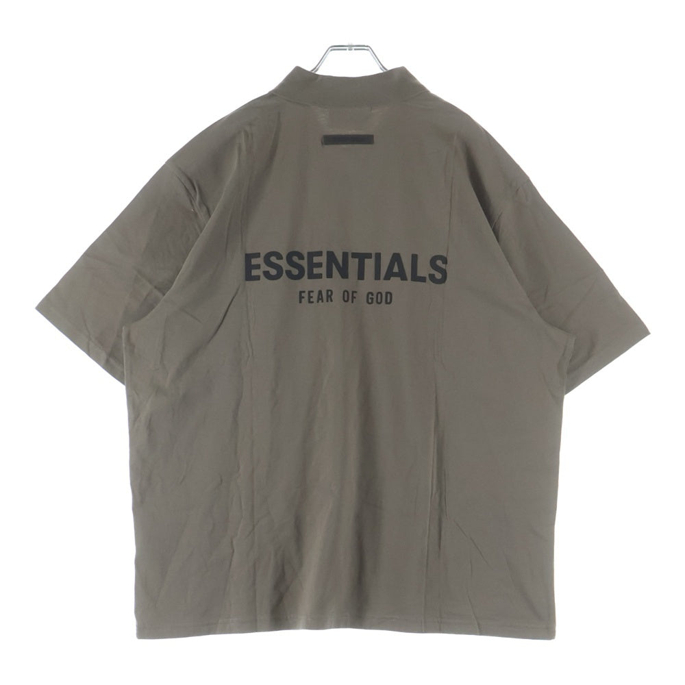FEAR OF GOD ESSENTIALS(フィアオブゴッド エッセンシャルズ) S/S POLO SHIRT バックラバーロゴ 半袖ポロシャツ ベージュ