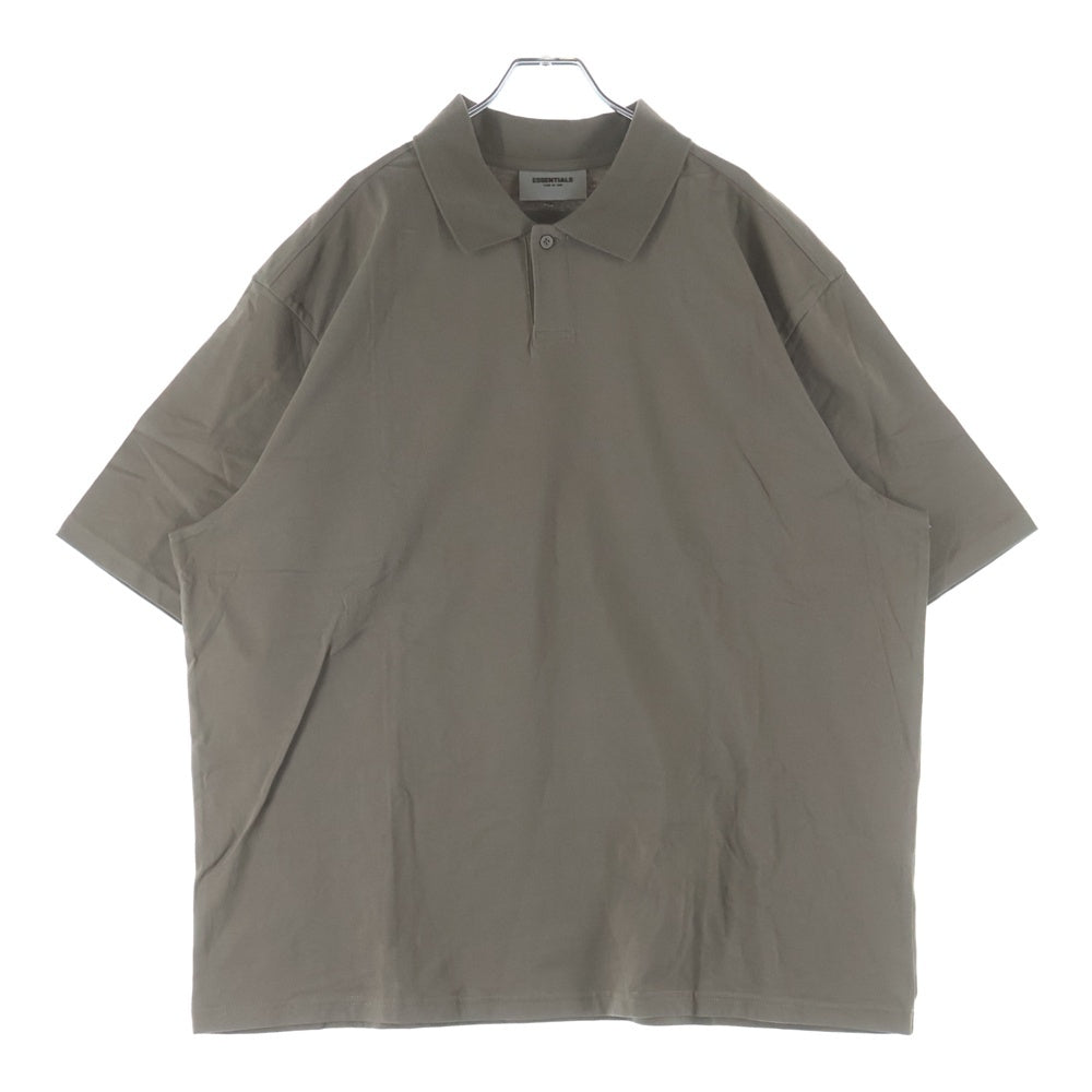 FEAR OF GOD ESSENTIALS(フィアオブゴッド エッセンシャルズ) S/S POLO SHIRT バックラバーロゴ 半袖ポロシャツ ベージュ