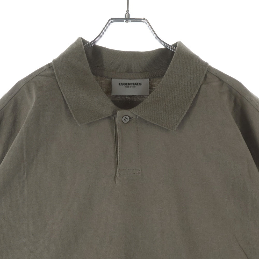FEAR OF GOD ESSENTIALS(フィアオブゴッド エッセンシャルズ) S/S POLO SHIRT バックラバーロゴ 半袖ポロシャツ ベージュ