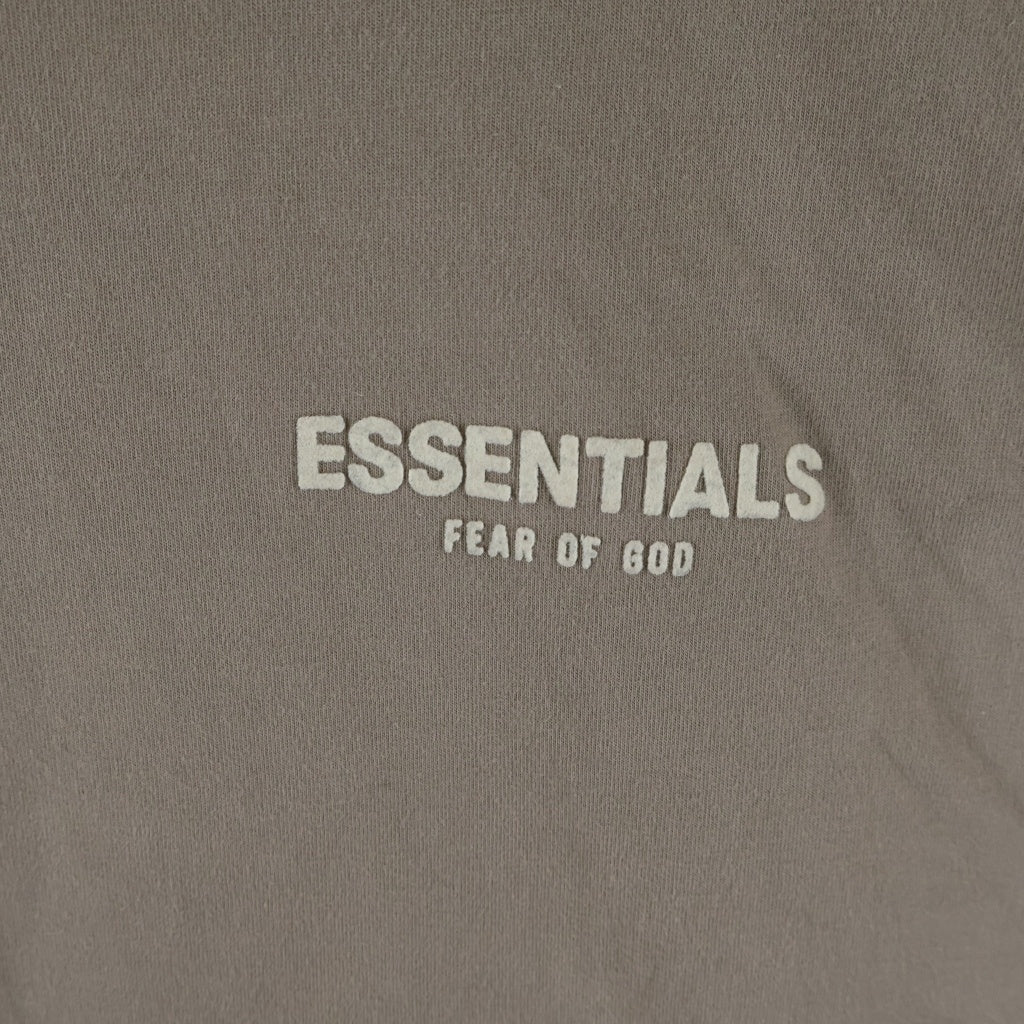 FEAR OF GOD ESSENTIALS(フィアオブゴッド エッセンシャルズ) L/S T-SHIRT フェルトロゴ 長袖Tシャツ ロンT ベージュ