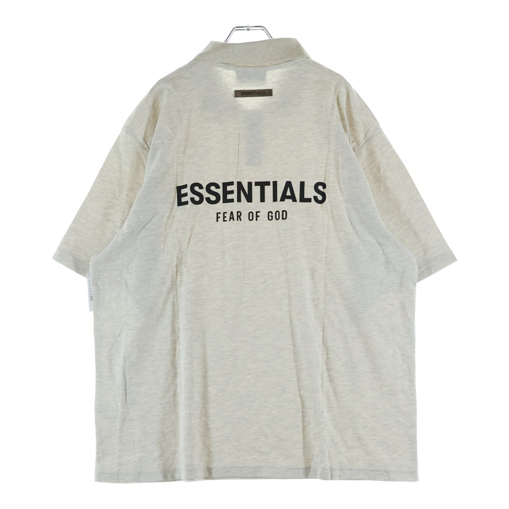 FEAR OF GOD ESSENTIALS フィアオブゴッド エッセンシャルズ S/S POLO SHIRT バックラバーロゴ 半袖ポロシャツ グレージュ FEAR OF GOD ESSENTIALS(フィアオブゴッド エッセンシャルズ) S/S POLO
