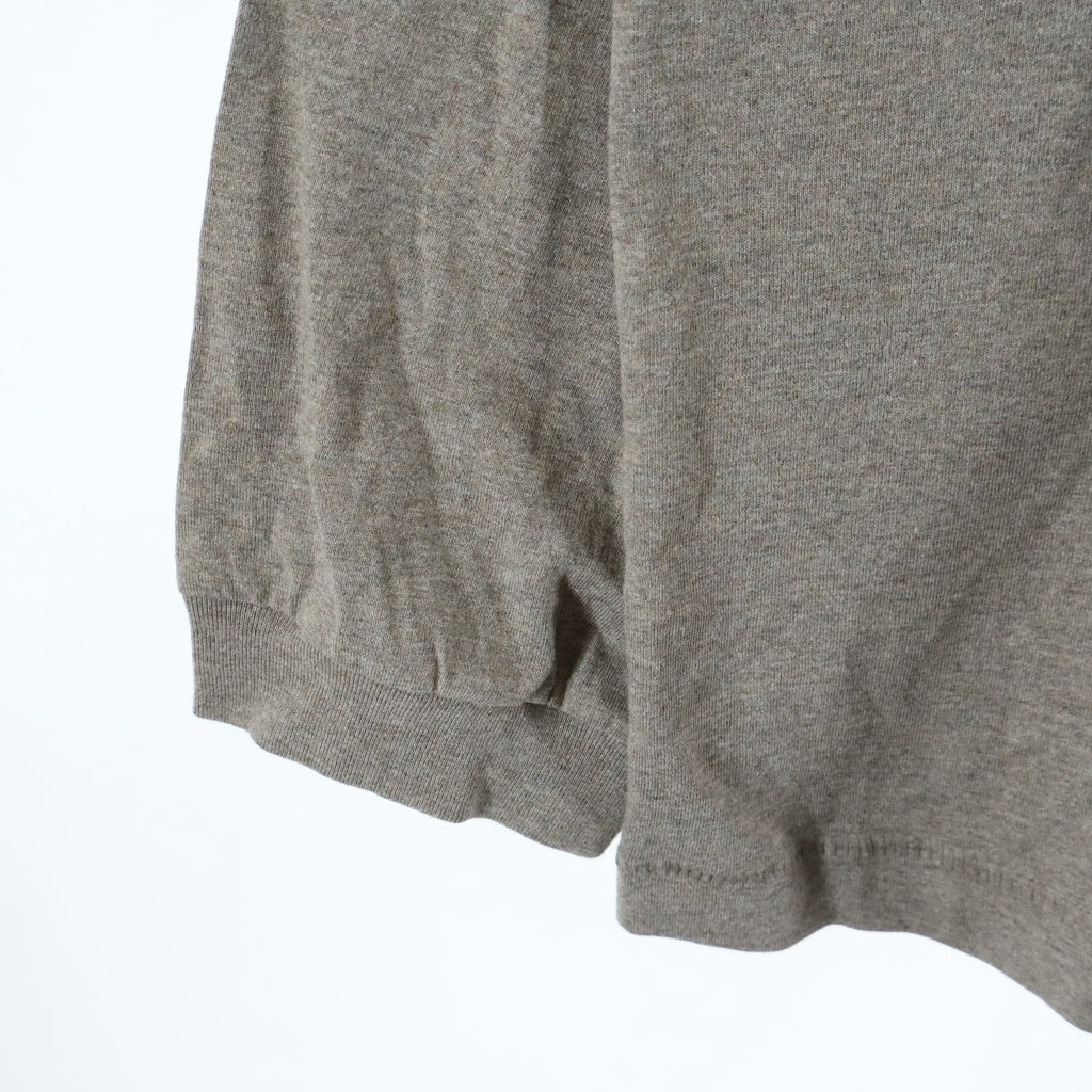 FEAR OF GOD ESSENTIALS(フィアオブゴッド エッセンシャルズ) L/S T-SHIRT ラバーロゴ 長袖Tシャツ ロンT ベージュ