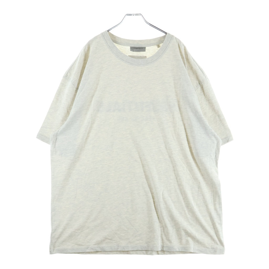 FEAR OF GOD ESSENTIALS(フィアオブゴッド エッセンシャルズ) S/S T-SHIRT バックラバーロゴ 半袖Tシャツ グレージュ