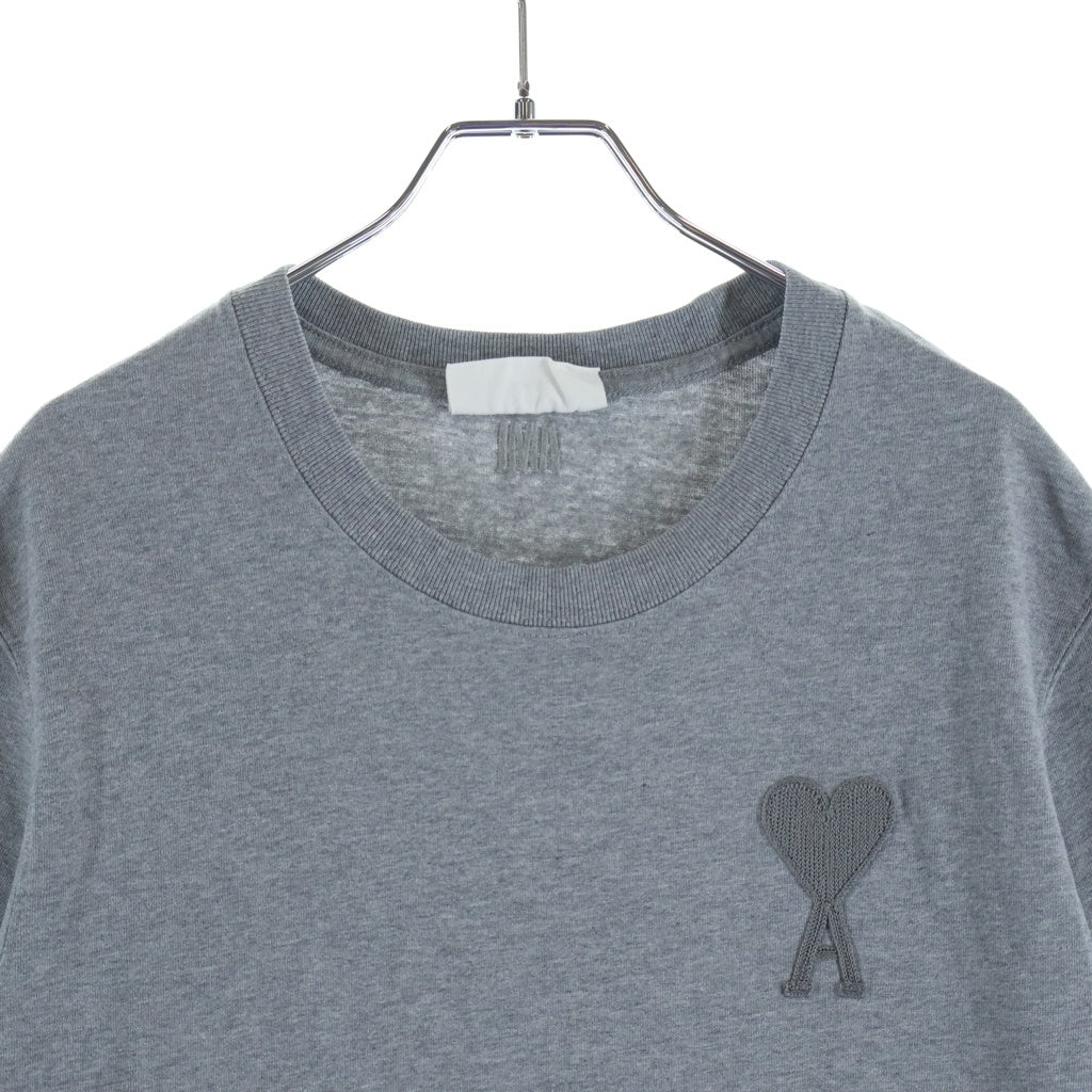 AMI Alexandre Mattiussi(アミアレクサンドルマテュッシ) T-Shirt ハートロゴ刺繍 半袖Tシャツ グレー E21HJ128.726