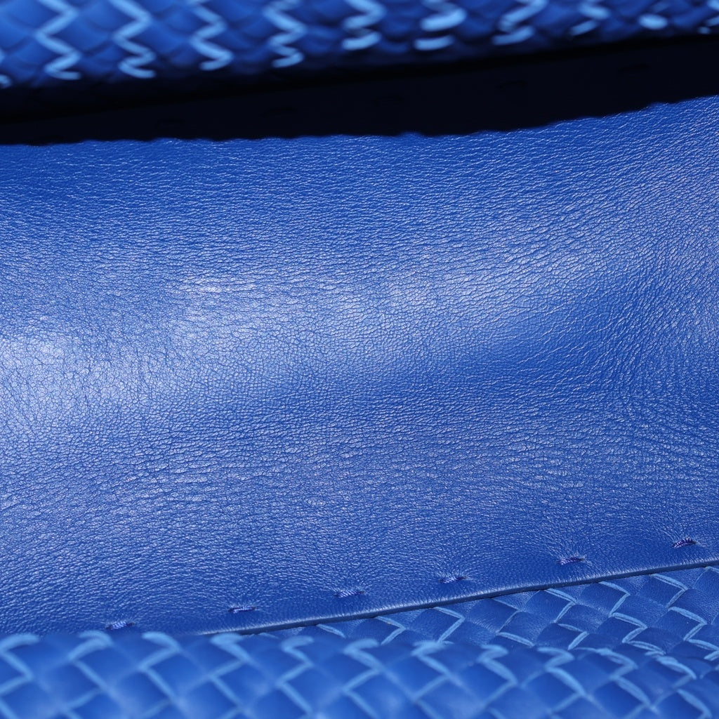 BOTTEGA VENETA(ボッテガヴェネタ) Cabat PM カバ マキシイントレチャート ポーチ付き レザーハンドバッグ ブルー 141498