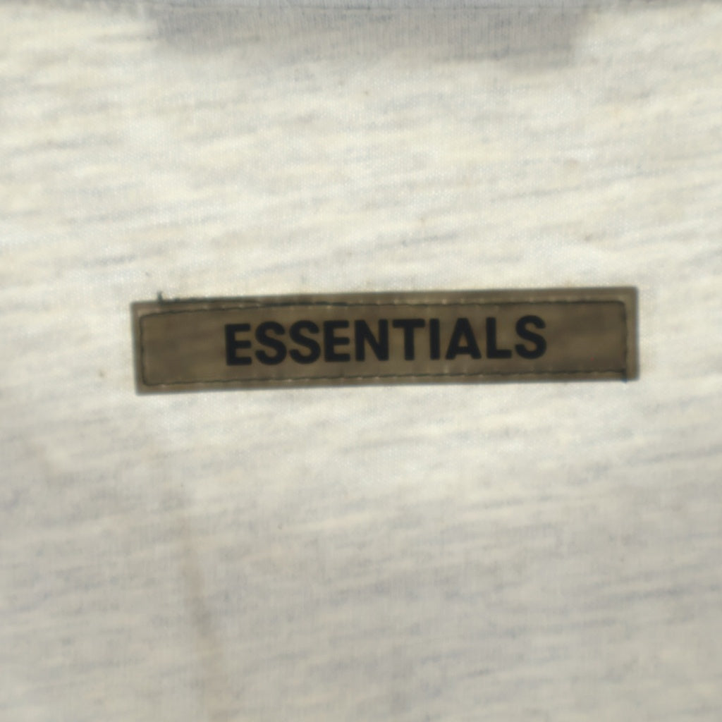 FEAR OF GOD ESSENTIALS(フィアオブゴッド エッセンシャルズ) S/S T-SHIRT バックラバーロゴ 半袖Tシャツ グレージュ