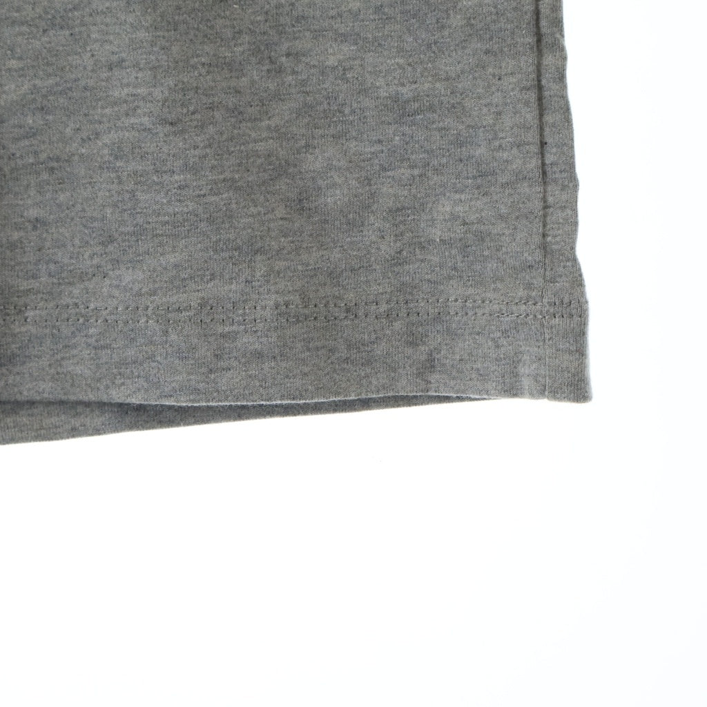 FEAR OF GOD ESSENTIALS(フィアオブゴッド エッセンシャルズ) S/S T-SHIRT フェルトロゴ 半袖Tシャツ グレー