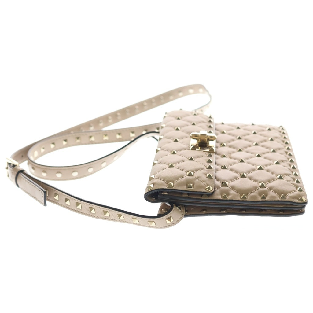VALENTINO GARAVANI(ヴァレンチノガラヴァーニ) Rose Beige Rockstud Spike Leather Crossbody Wallet ロックスタッズ レザーショルダーウォレット バッグ ベージュ MA24NAPO レディース