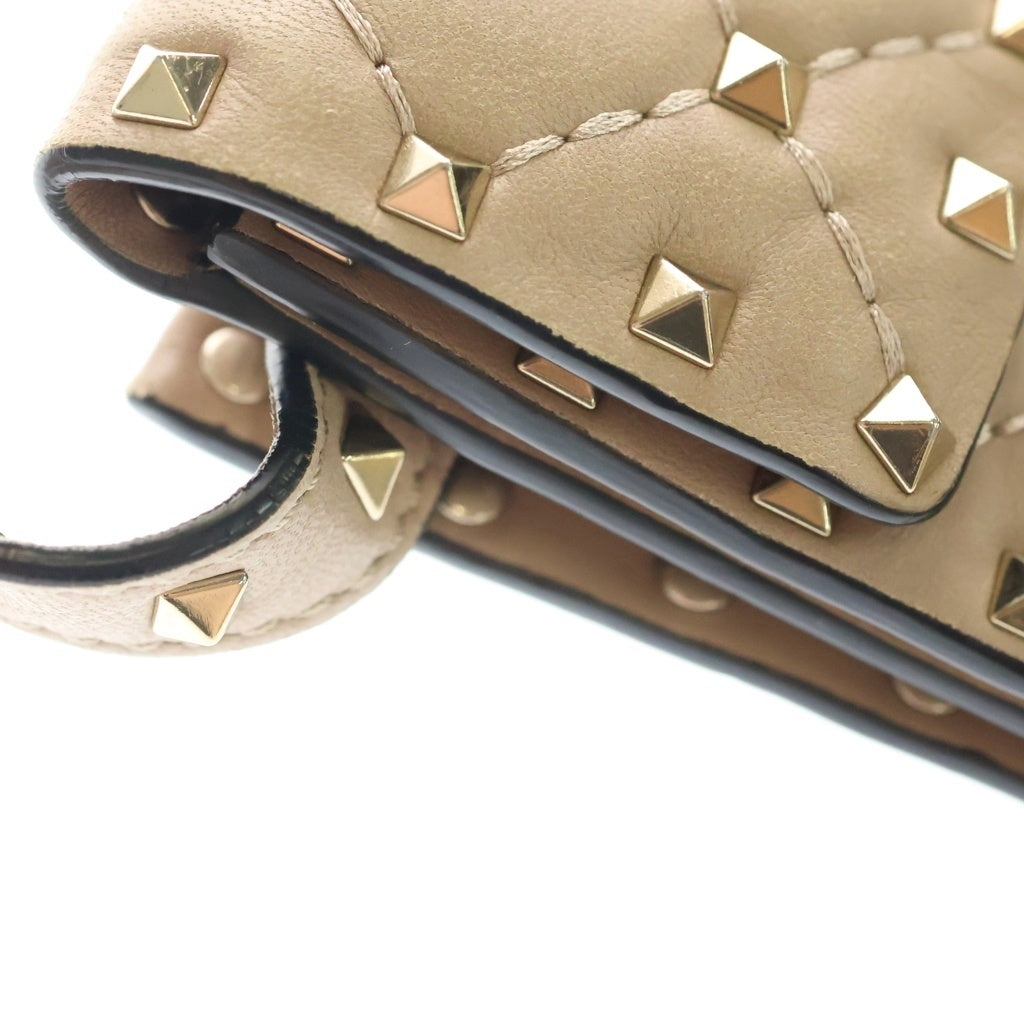 VALENTINO GARAVANI(ヴァレンチノガラヴァーニ) Rose Beige Rockstud Spike Leather Crossbody Wallet ロックスタッズ レザーショルダーウォレット バッグ ベージュ MA24NAPO レディース