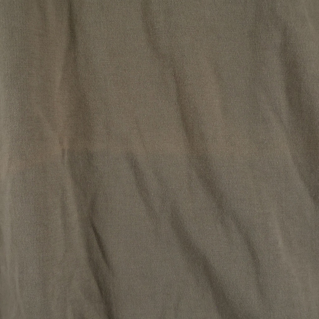 FEAR OF GOD ESSENTIALS(フィアオブゴッド エッセンシャルズ) S/S T-SHIRT バックラバーロゴ 半袖Tシャツ ベージュ