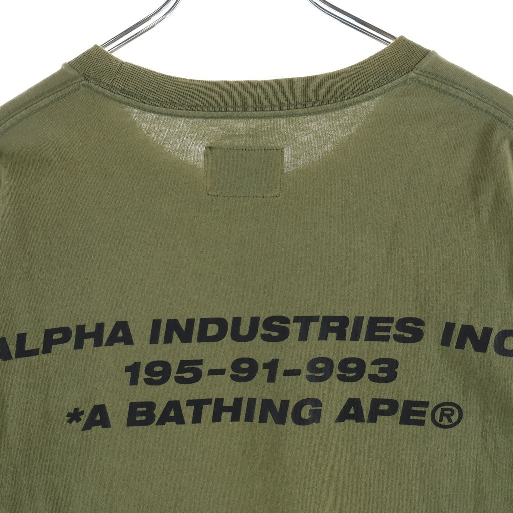 A BATHING APE(アベイシングエイプ) ×ALPHA INDUSTRIES LOGO TEE 001CSG731907X ×アルファインダストリーズ グラフィック ロゴプリント 半袖カットソー Tシャツ カーキ 001CSG731907X