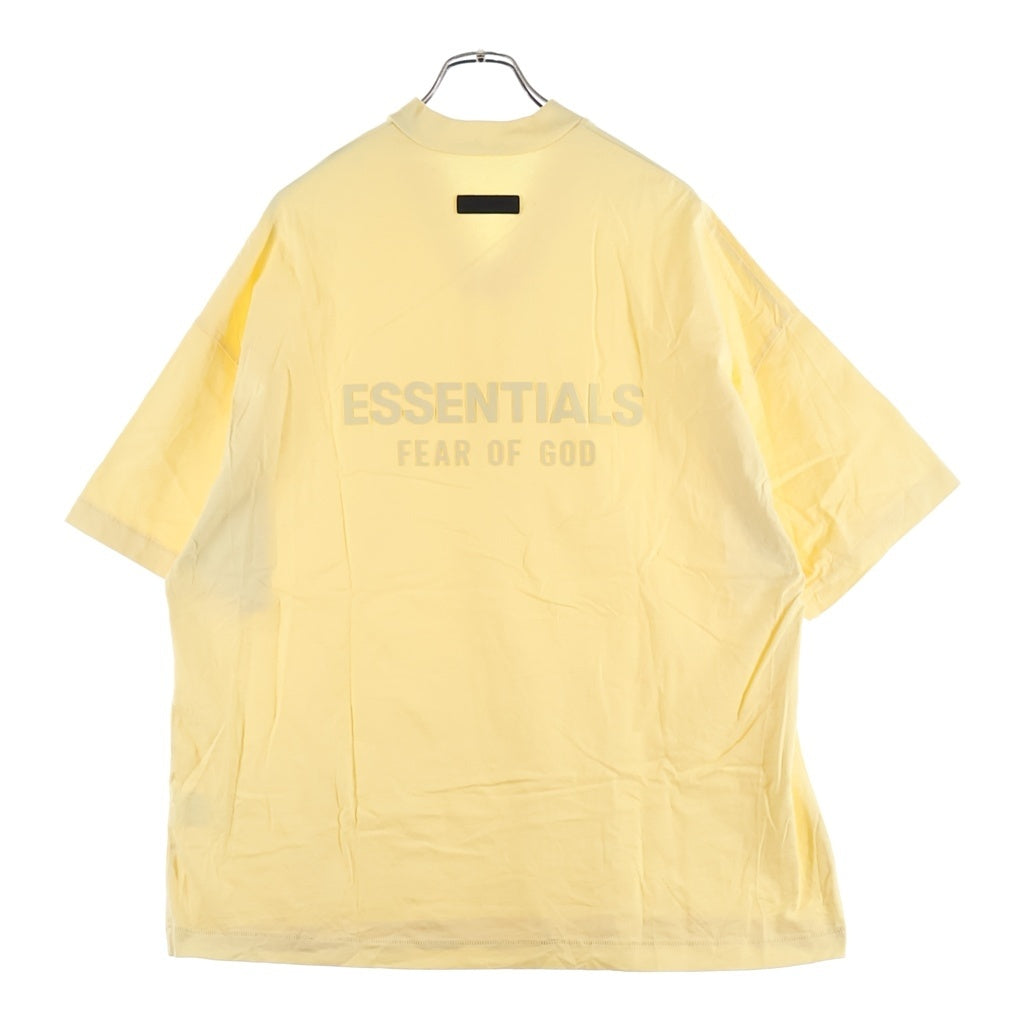FEAR OF GOD ESSENTIALS(フィアオブゴッド エッセンシャルズ) V NECK S/S T-SHIRT ラバーロゴ Vネック半袖Tシャツ イエロー