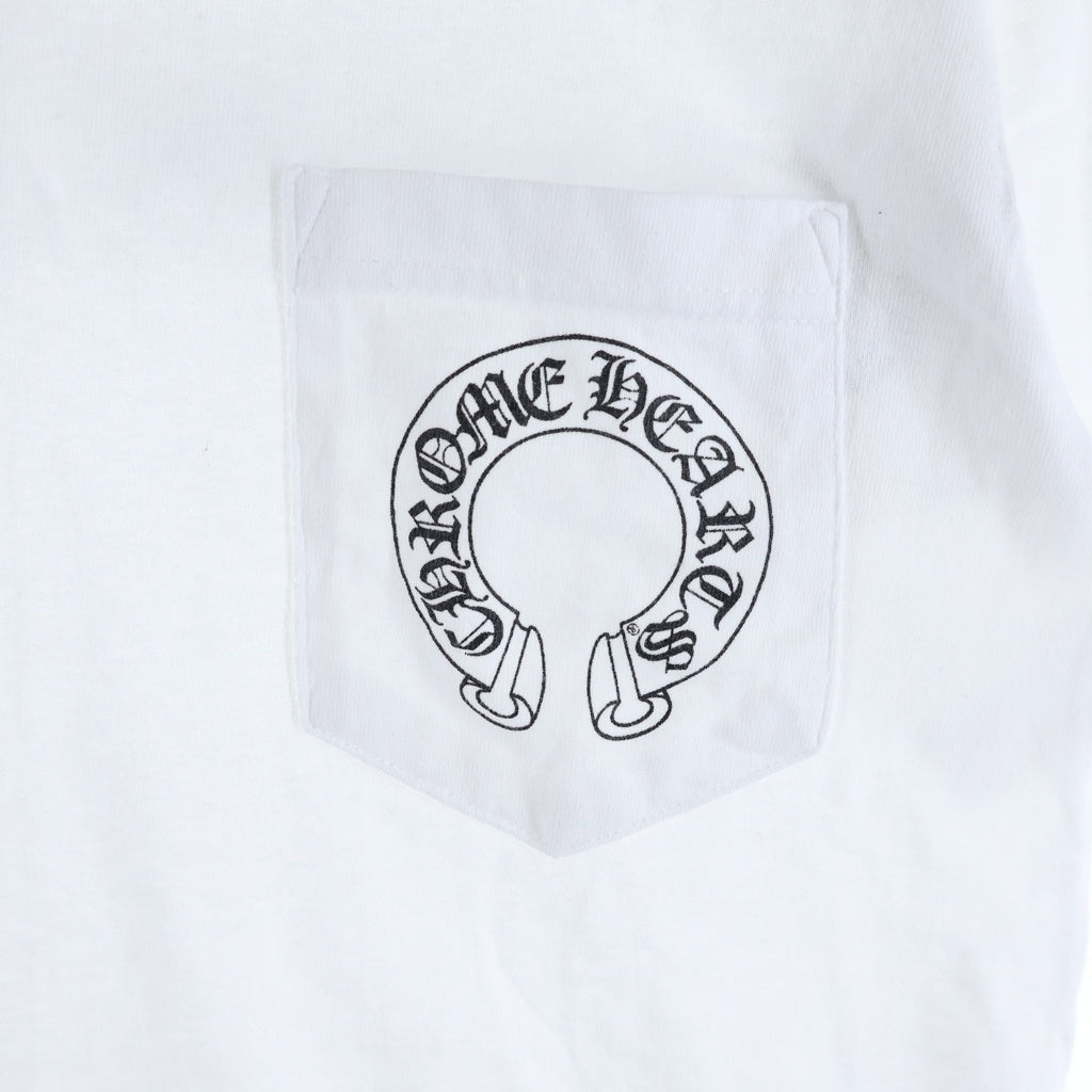 CHROME HEARTS(クロムハーツ) OLD SCROLL LABEL T-SHIRT オールド スクロールラベルプリント クルーネックポケット半袖Tシャツ ホワイト