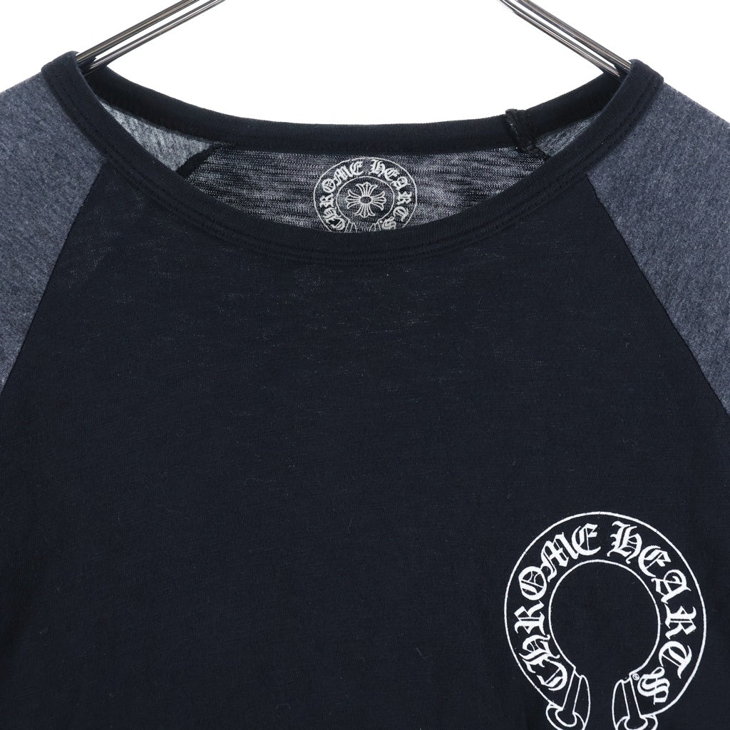CHROME HEARTS(クロムハーツ) スクロールラベル プリント ラグランスリープ 長袖Tシャツ ロンT グレー
