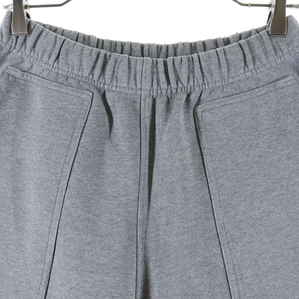 AMI Alexandre Mattiussi(アミアレクサンドルマテュッシ) Sweat Shorts ハートロゴ刺繍 スウェットハーフパンツ グレー E21HJ328.747