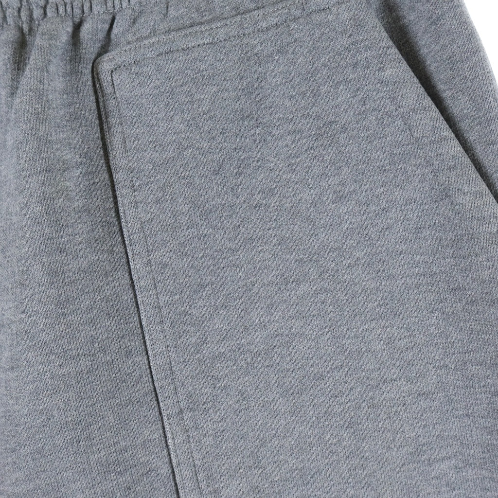 AMI Alexandre Mattiussi(アミアレクサンドルマテュッシ) Sweat Shorts ハートロゴ刺繍 スウェットハーフパンツ グレー E21HJ328.747