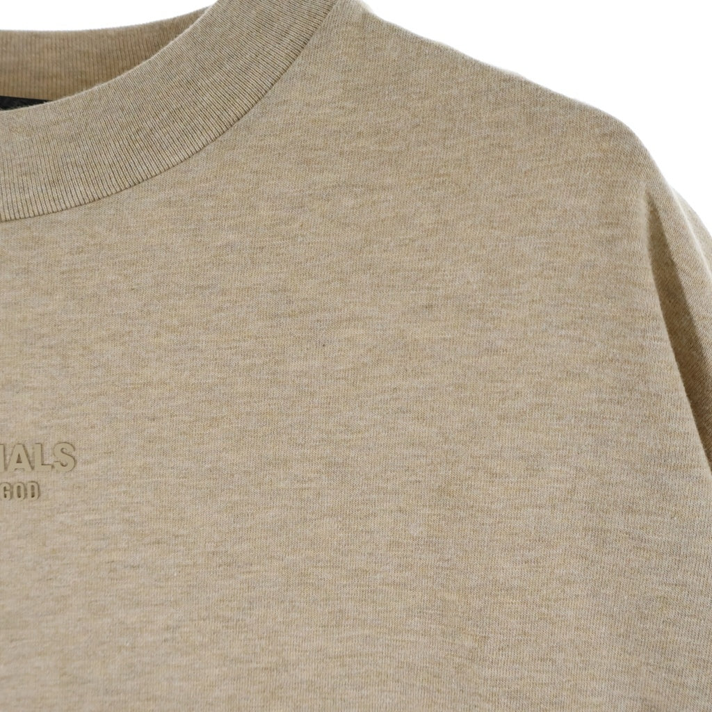 FEAR OF GOD ESSENTIALS(フィアオブゴッド エッセンシャルズ) S/S T-SHIRT ラバーロゴ 半袖Tシャツ ベージュ