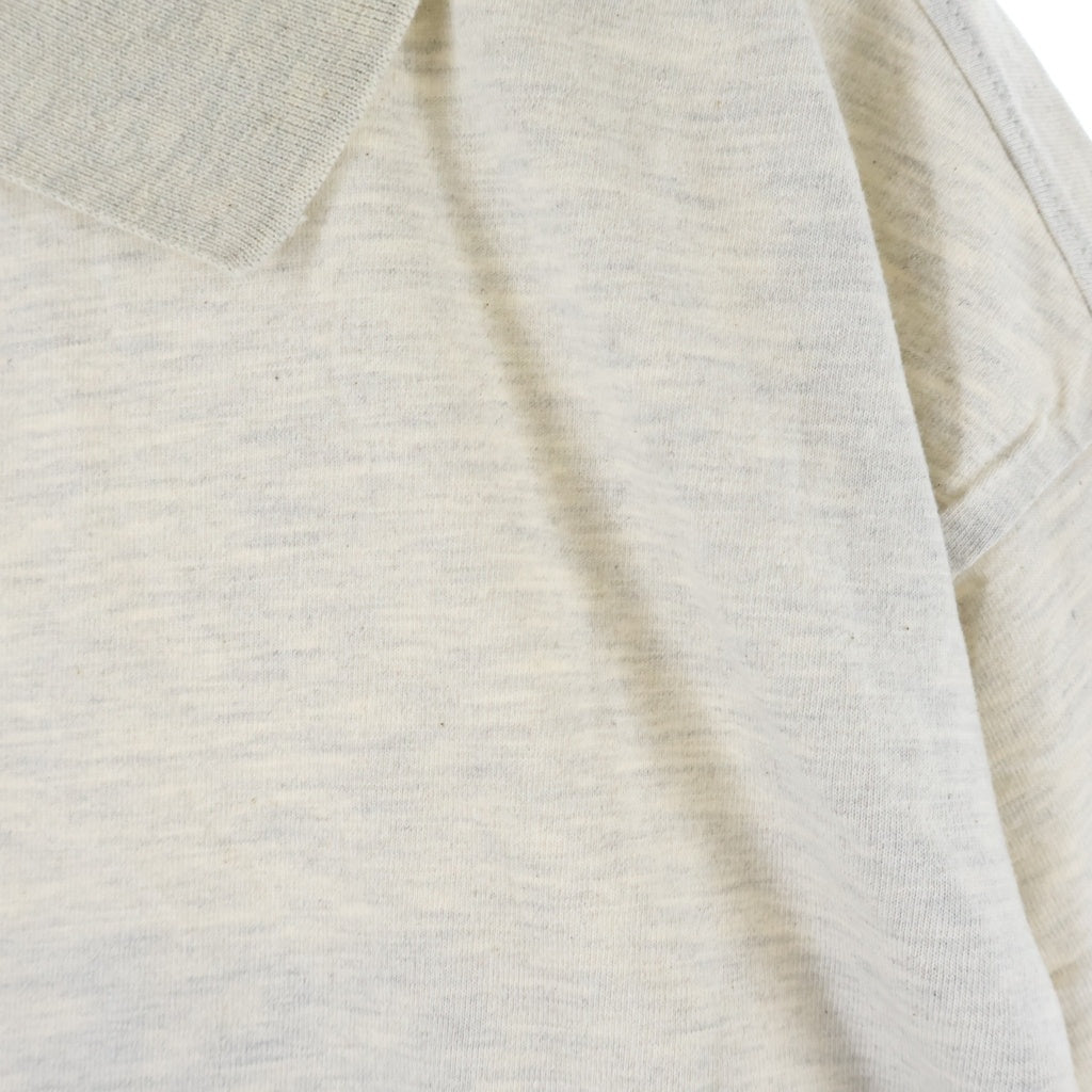 FEAR OF GOD ESSENTIALS(フィアオブゴッド エッセンシャルズ) S/S POLO SHIRT ラバーロゴ 半袖ポロシャツ グレー
