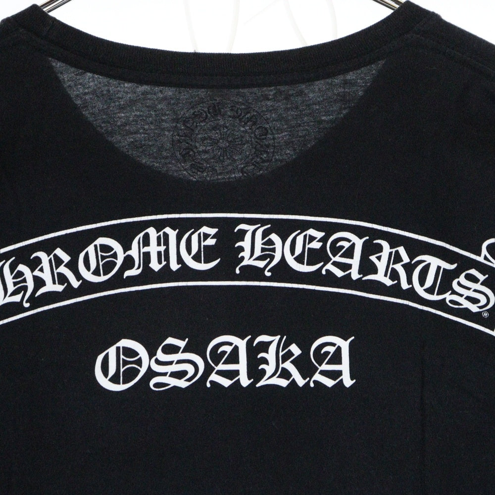 CHROME HEARTS(クロムハーツ) Osaka Scroll Label Logo Tee 大阪限定 大阪スクロールラベルロゴ ポケット付き 半袖Tシャツ ブラック