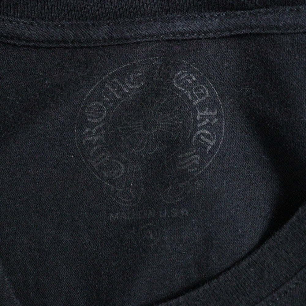 CHROME HEARTS(クロムハーツ) Osaka Scroll Label Logo Tee 大阪限定 大阪スクロールラベルロゴ ポケット付き 半袖Tシャツ ブラック