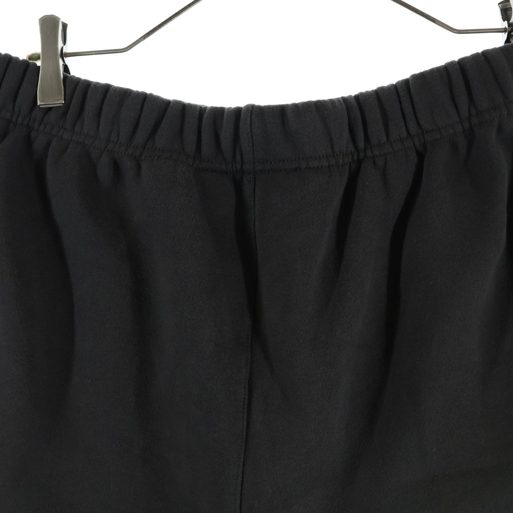 FEAR OF GOD ESSENTIALS(フィアオブゴッド エッセンシャルズ) SHORT PANTS 1977 フェルトロゴ スウェットハーフパンツ ショーツ グレー