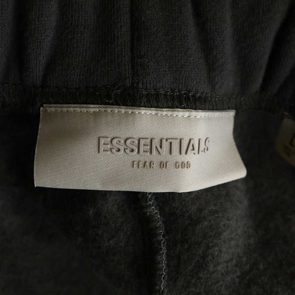 FEAR OF GOD ESSENTIALS(フィアオブゴッド エッセンシャルズ) SHORT PANTS 1977 フェルトロゴ スウェットハーフパンツ ショーツ グレー