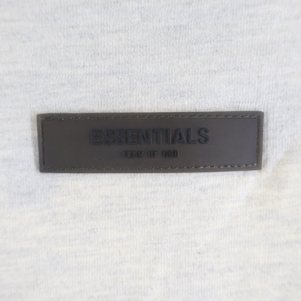 FEAR OF GOD ESSENTIALS(フィアオブゴッド エッセンシャルズ) L/S T-SHIRT フェルトロゴ 長袖Tシャツ ロンT グレージュ