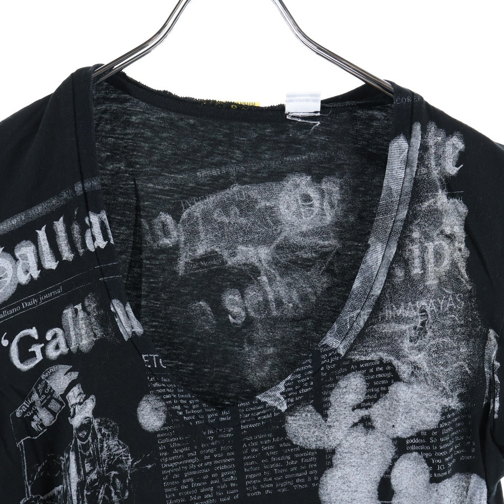 John Galliano(ジョン ガリアーノ) Graphic Print Tee Vネック グラフィックプリント 半袖Tシャツ カットソー ブラック AUL722S