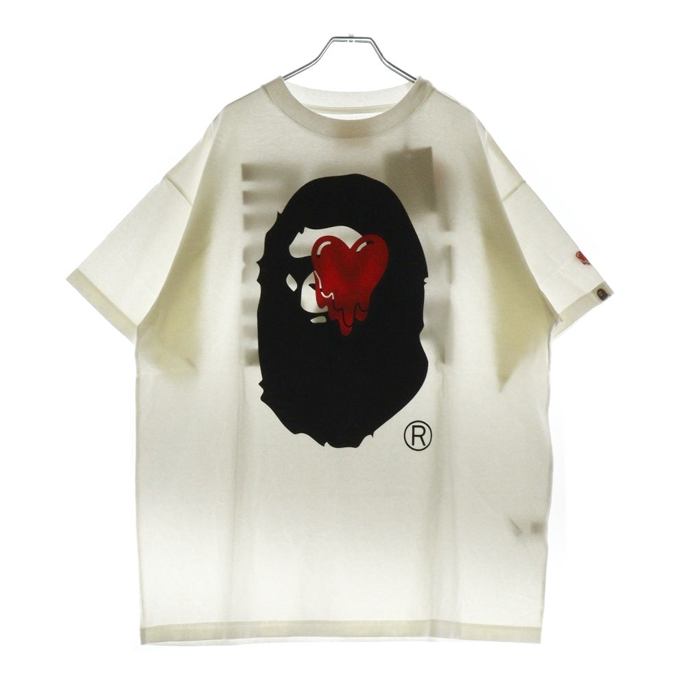 A BATHING APE(アベイシングエイプ) 25SS ×Emotionally Unavailable エモーショナリー アンアヴェイラブル プリント半袖Tシャツ カットソー ホワイト