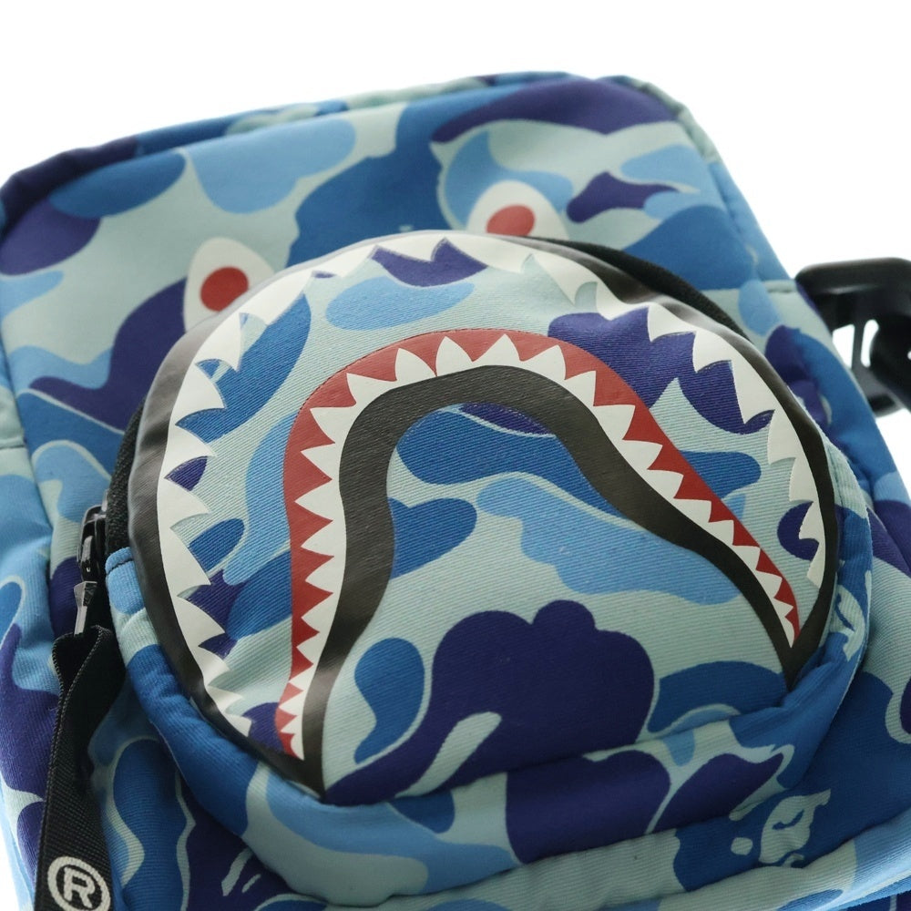 A BATHING APE(アベイシングエイプ) ABC CAMO SHARK MINI BAG ABCカモシャークミニバッグ/ポーチ ブルー 1K80190012