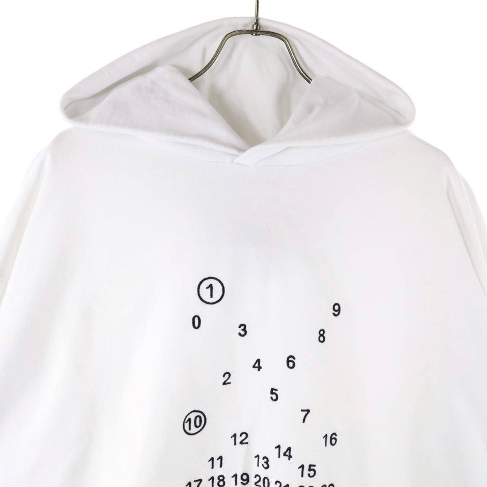 Maison Margiela 1 10(メゾンマルジェラ 1 10) 23SS オーバーサイズ カレンダーグラフィック ロゴ スウェットパーカー ホワイト S50GU0202 S25505