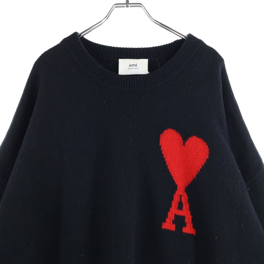 ami(アミ) ハート刺繍ロゴ クルーネックニットセーター ブラック/レッド BFUKS002.018