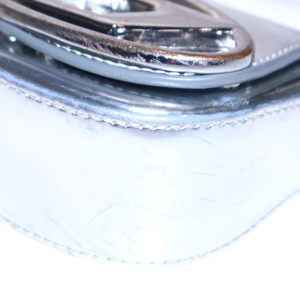 DIESEL(ディーゼル) 1DR Logo Bag XS メタルプレート バッグ ミラーレザー シルバー X08957-PS202