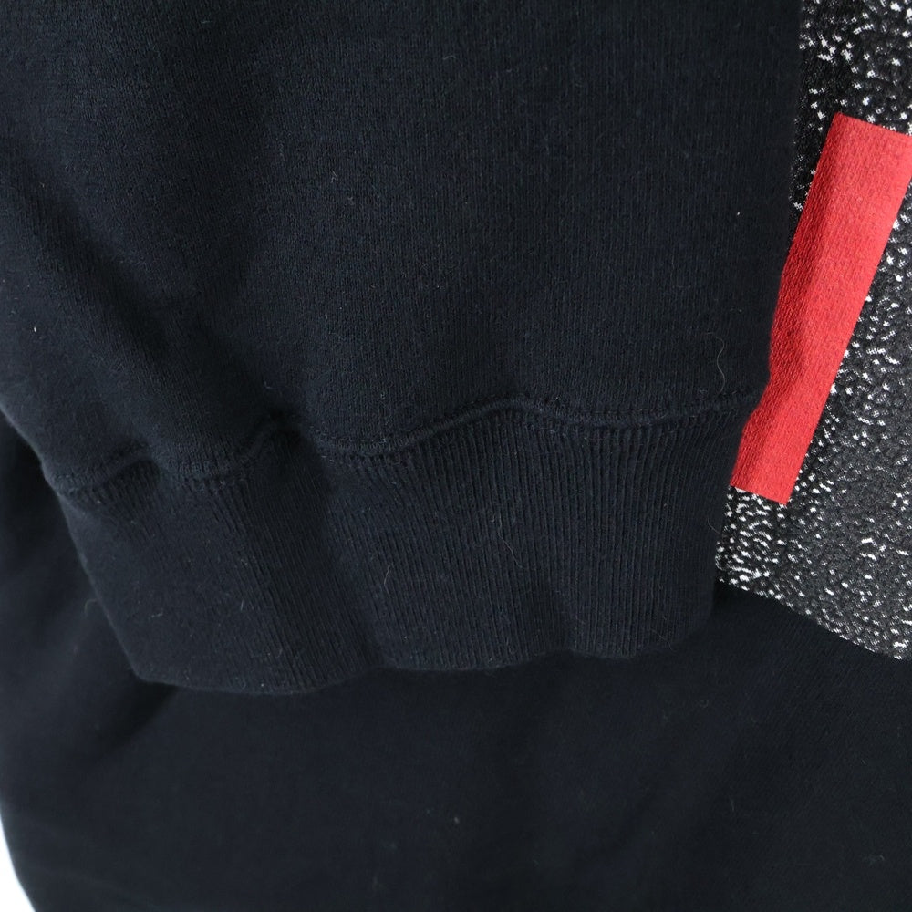 UNDERCOVER(アンダーカバー) 25AW グラフィックプリント プルオーバー スウェットトレーナー ブラック/レッド UC2E4894-2