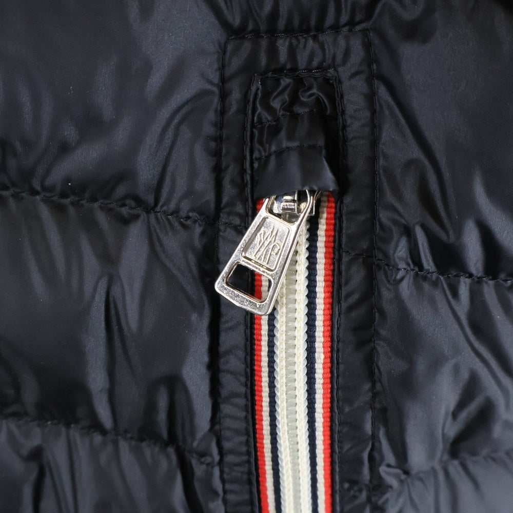 MONCLER(モンクレール) DANIEL GIUBBOTTO ダニエル 中綿 ライトダウンジャケット ブラック J10911A10900 53279