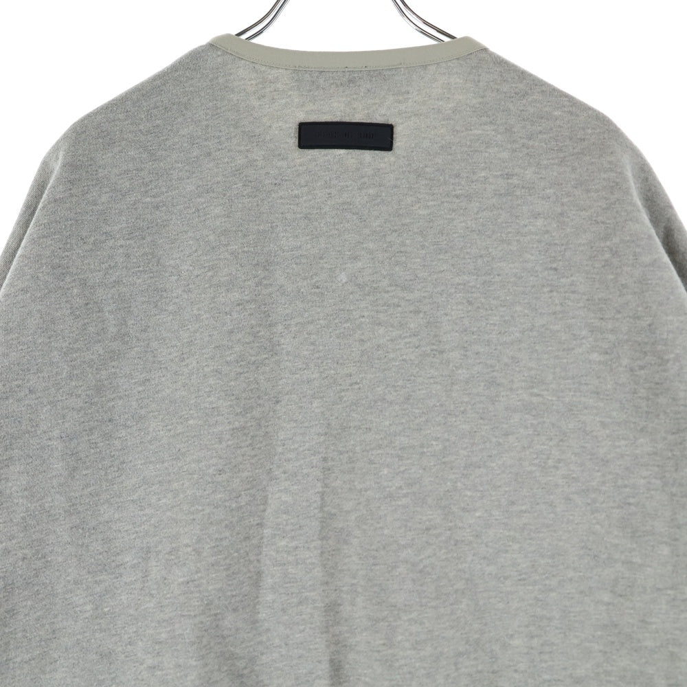 ESSENTIALS FEAR OF GOD(エッセンシャル フィアオブゴッド) SWEATSHIRT ラバーロゴ クルーネックスウェットトレーナー グレー